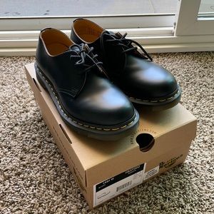 Dr Marten Airwair shoes